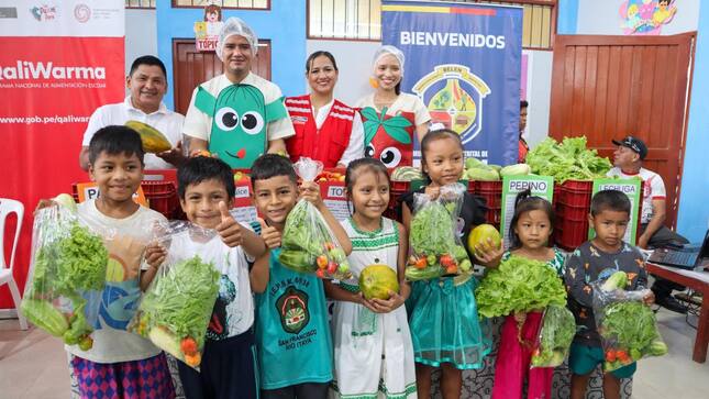 Entrega de alimentos frescos a 𝟴 instituciones educativas