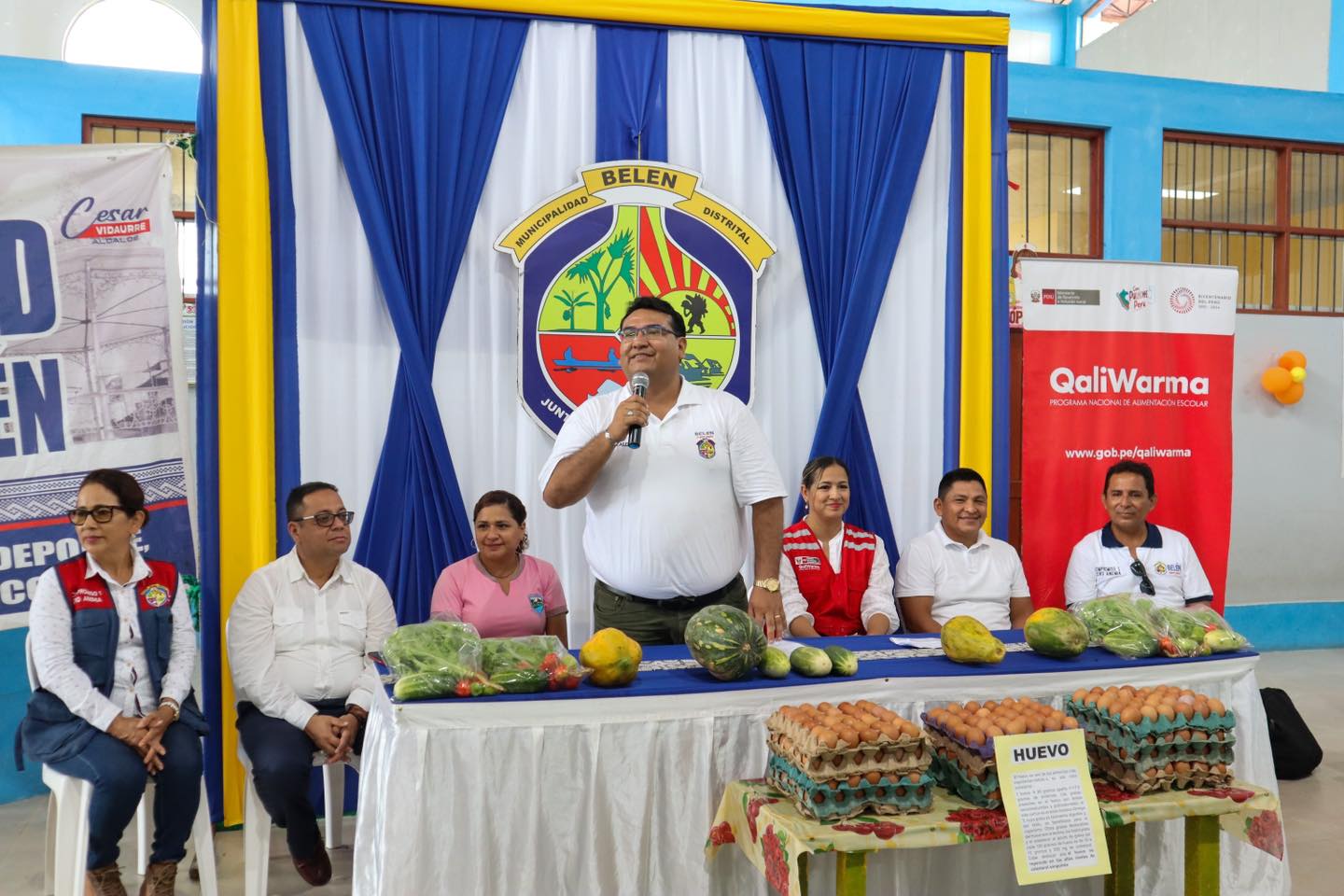 Entrega de alimentos frescos a 𝟴 instituciones educativas