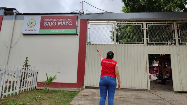 San Martín.- La Contraloría General de la República identificó a tres funcionarios de la Gerencia Territorial Bajo Mayo con presunta responsabilidad penal por irregularidades en el Procedimiento de Selección para la Adjudicación Simplificada n.° 005-2020- GRSM/ GTBM- T- CS- I para la ejecución de la obra “Construcción de cerco perimétrico, renovación de cobertura y sistemas de cielo raso del Instituto de Educación Superior Pedagógico Público Tarapoto, distrito de Tarapoto, provincia de San Martín”.