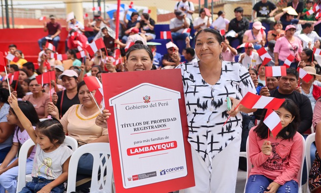 Gobierno Regional y Cofopri suscriben convenio que busca agilizar formalización y registrar títulos de viviendas en la SUNARP.