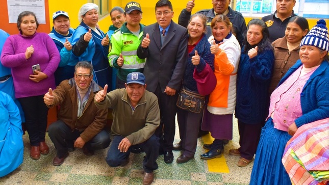 Municipio puneño impulsa conformación de Red de Cooperantes en el mercado central