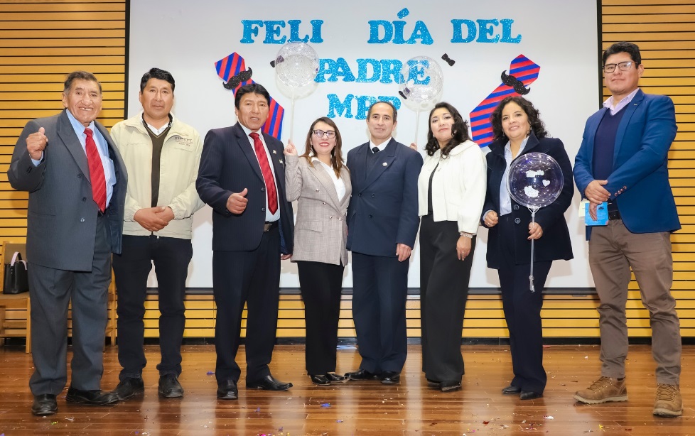 Homenaje a papá en su día, Municipalidad de Puno saluda a padres municipales