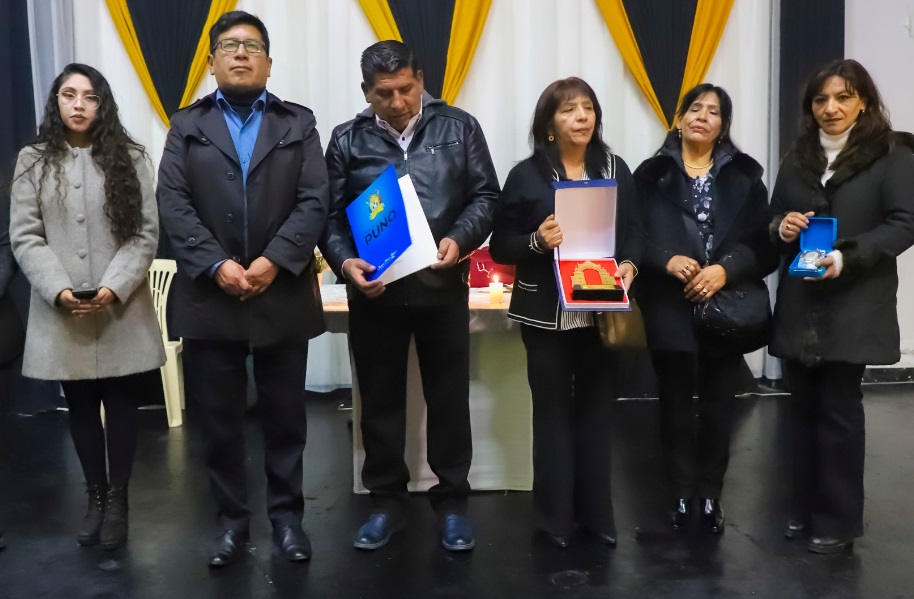 Concejo municipal dio un sentido homenaje póstumo al profesor Ernesto Eloy Colque Romero