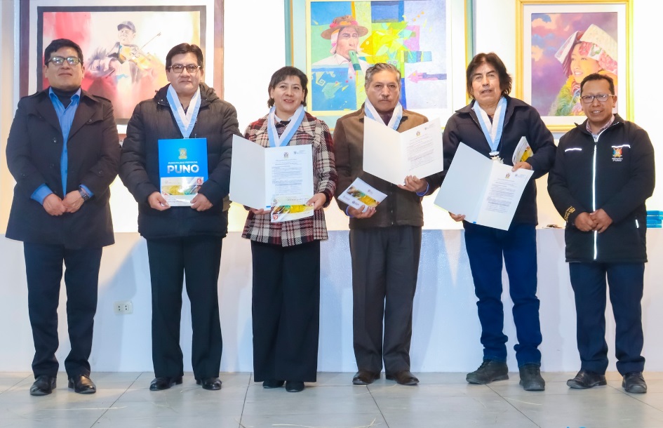 Se realizó la clausura de la presentación de “Artes plásticas, música y danza” de estudiantes del ESFAP en la Casa de la Cultura de Puno