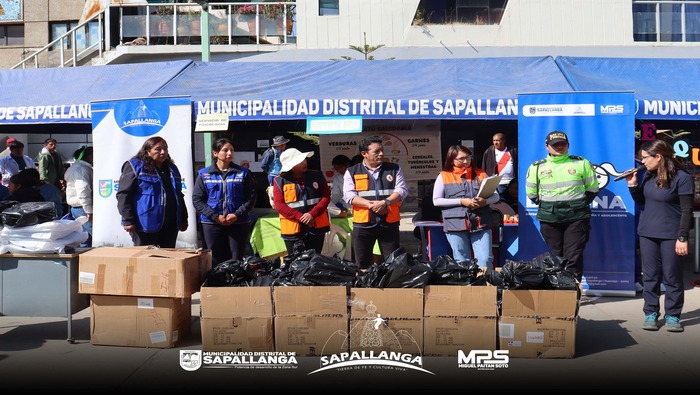 Entrega de kits de abrigo y prendas a niños, ancianos y personas con discapacidad