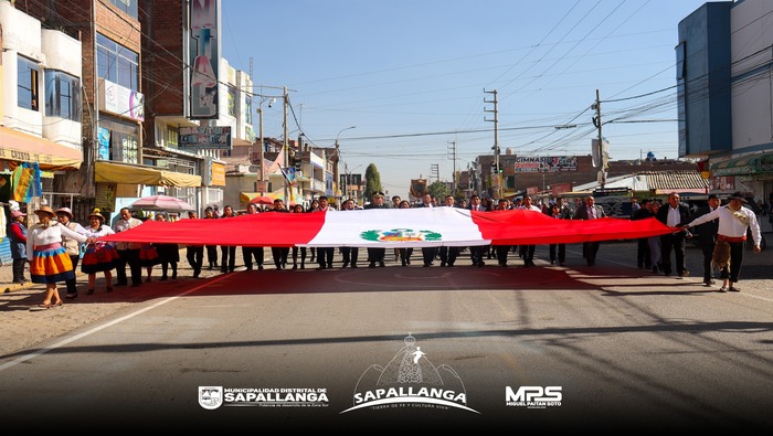 Se conmemoro El Día de la Bandera, con Misa, Paseo de Bandera, Izamiento y desfile de Escoltas