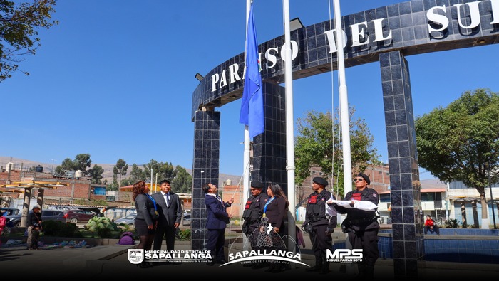 Se conmemoro El Día de la Bandera, con Misa, Paseo de Bandera, Izamiento y desfile de Escoltas