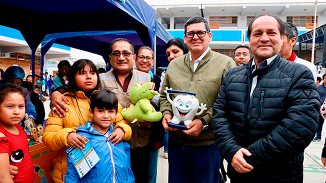 Familias y estudiantes de El Porvenir recibieron atención médica integral a través de la Estrategia Regional Escuelas Promotoras de Salud.