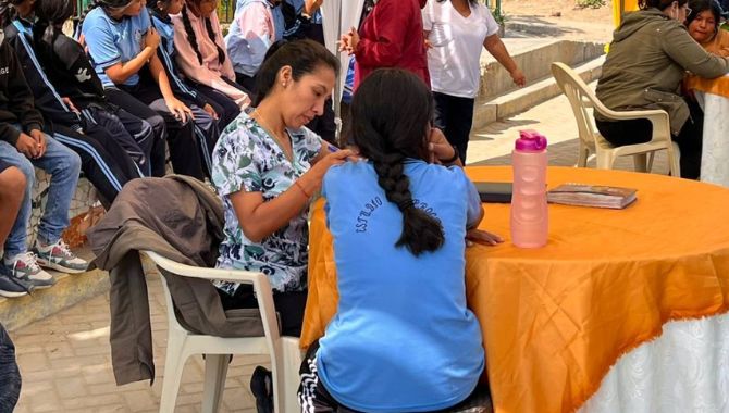 Campaña médica en alto de los castillos 