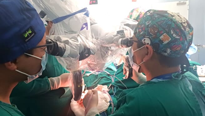 Minsa anuncia éxito en cirugía de tumor cerebral gigante realizada en el IREN Centro
