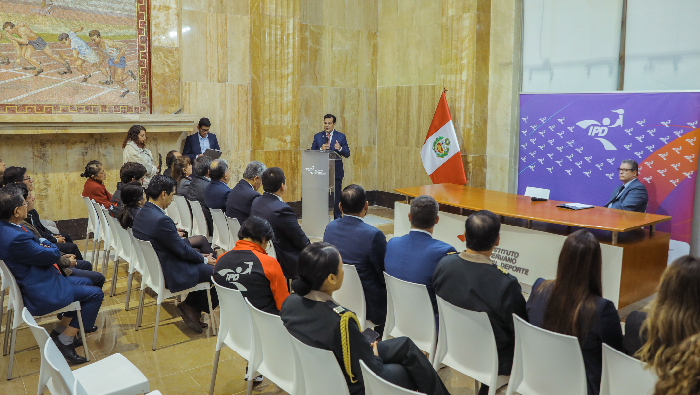 • En presencia del titular de Educación, Morgan Quero.