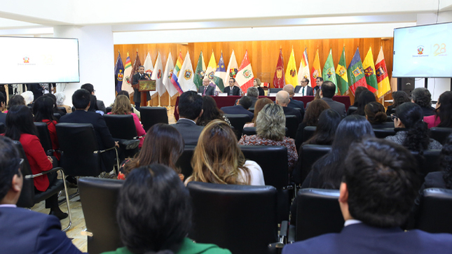 Tribunal Constitucional conmemoró 28 años de funcionamiento en una ceremonia protocolar con los trabajadores