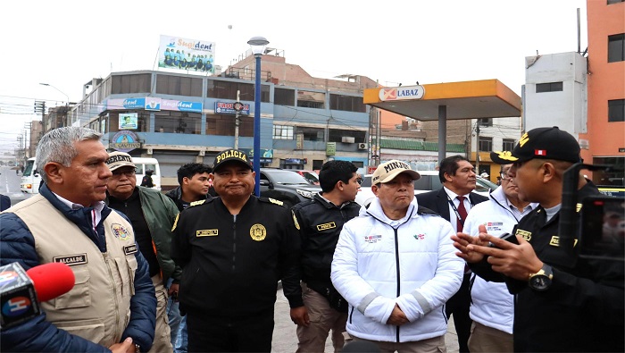 Alcalde Fernando Cárdenas lidera operativo "Amanecer Seguro" en la provincia