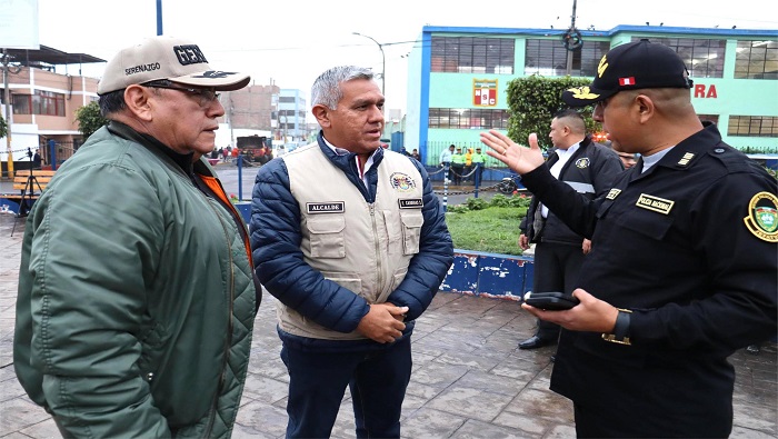 Alcalde Fernando Cárdenas lidera operativo "Amanecer Seguro" en la provincia