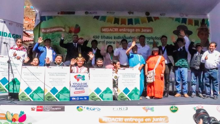 Con la entrega de más de 17 mil títulos de propiedad para productores agrarios, de todo el Perú, Gobierno celebra el día del campesino