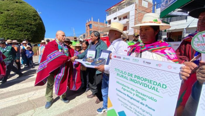 Héroes del Campo: Gobierno entrega más de 11 mil títulos de propiedad en Puno y reconoce a productores agrícolas, pecuarios y forestales