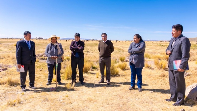 Concejo Municipal de Puno visita la escuela rural "Amanecer Qolla" para atender sus necesidades proximos a su aniversario 2024