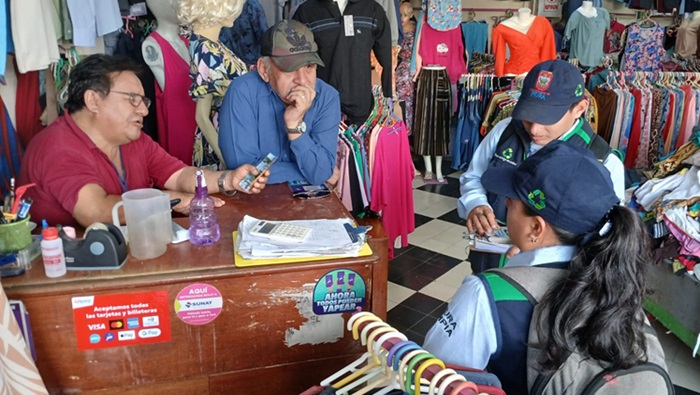 Sensibilizan a vecinos y empresarios del centro de la ciudad