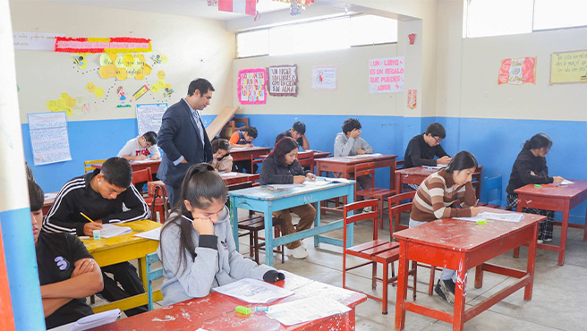 Estudiantes de la Pre San Marcos de Huarmey participan del 1er simulacro examen de admisión 2024.