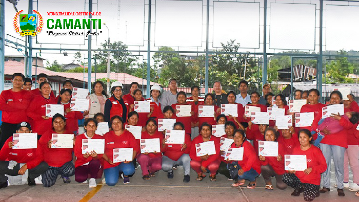 Entrega de Constancia de Trabajo a Participantes en el Programa Llank´asun Perú