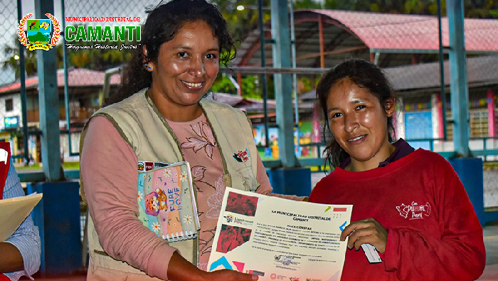 Entrega de Constancia de Trabajo a Participantes en el Programa Llank´asun Perú