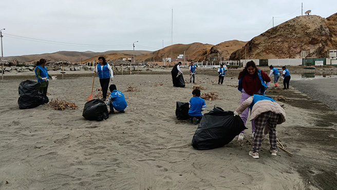 Campaña de limpieza en la Playa Corcovado del Puerto de Huarmey.