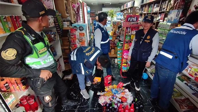 Fiscalía de Prevención halló deficiencias y productos vencidos en bodegas de Huamanga