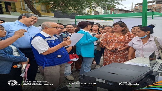 𝐈 𝐅𝐄𝐑𝐈𝐀 𝐃𝐄 𝐏𝐑𝐎𝐌𝐎𝐂𝐈Ó𝐍 𝐃𝐄𝐋 𝐄𝐌𝐏𝐋𝐄𝐎 𝐉𝐔𝐕𝐄𝐍𝐈𝐋 𝐒𝐄𝐂𝐇𝐔𝐑𝐀 𝟐𝟎𝟐𝟒, desarrollando el Taller de Asesoría de Búsqueda del Empleo 