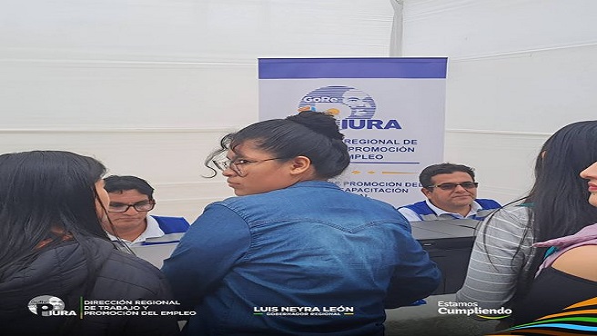 𝐈 𝐅𝐄𝐑𝐈𝐀 𝐃𝐄 𝐏𝐑𝐎𝐌𝐎𝐂𝐈Ó𝐍 𝐃𝐄𝐋 𝐄𝐌𝐏𝐋𝐄𝐎 𝐉𝐔𝐕𝐄𝐍𝐈𝐋 𝐒𝐄𝐂𝐇𝐔𝐑𝐀 𝟐𝟎𝟐𝟒, desarrollando el Taller de Asesoría de Búsqueda del Empleo 