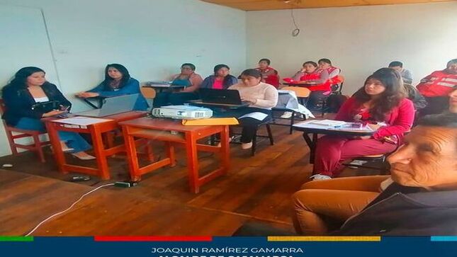 ✅La Municipalidad Provincial de Cajamarca, a través de la gerencia de Desarrollo Ambiental, socializó la Política Local Ambiental y Climática al 2030  en Namora.
🗣Los participantes aportaron ideas y propuestas en talleres y mesas de trabajo, destacando la necesidad de un seguimiento continuo de las iniciativas, esta socialización representa un esfuerzo significativo para promover el desarrollo sostenible en Cajamarca. Ya que todas estas acciones están dentro de la política ambiental que exige el MINAM.