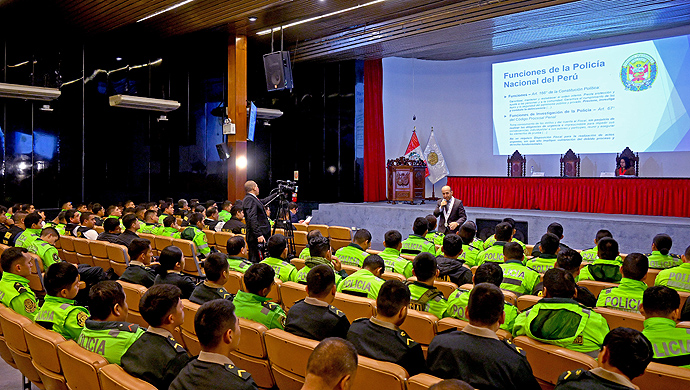 Ministerio Público capacita en redacción de actas al personal de diferentes divisiones policiales de Lima