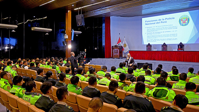 Ministerio Público capacita en redacción de actas al personal de diferentes divisiones policiales de Lima