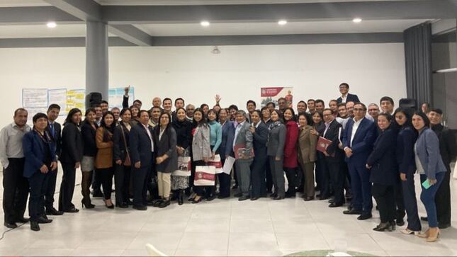 Participantes al taller de formulación del Plan Estratégico Institucional 2025-2030 de la UNSCH
