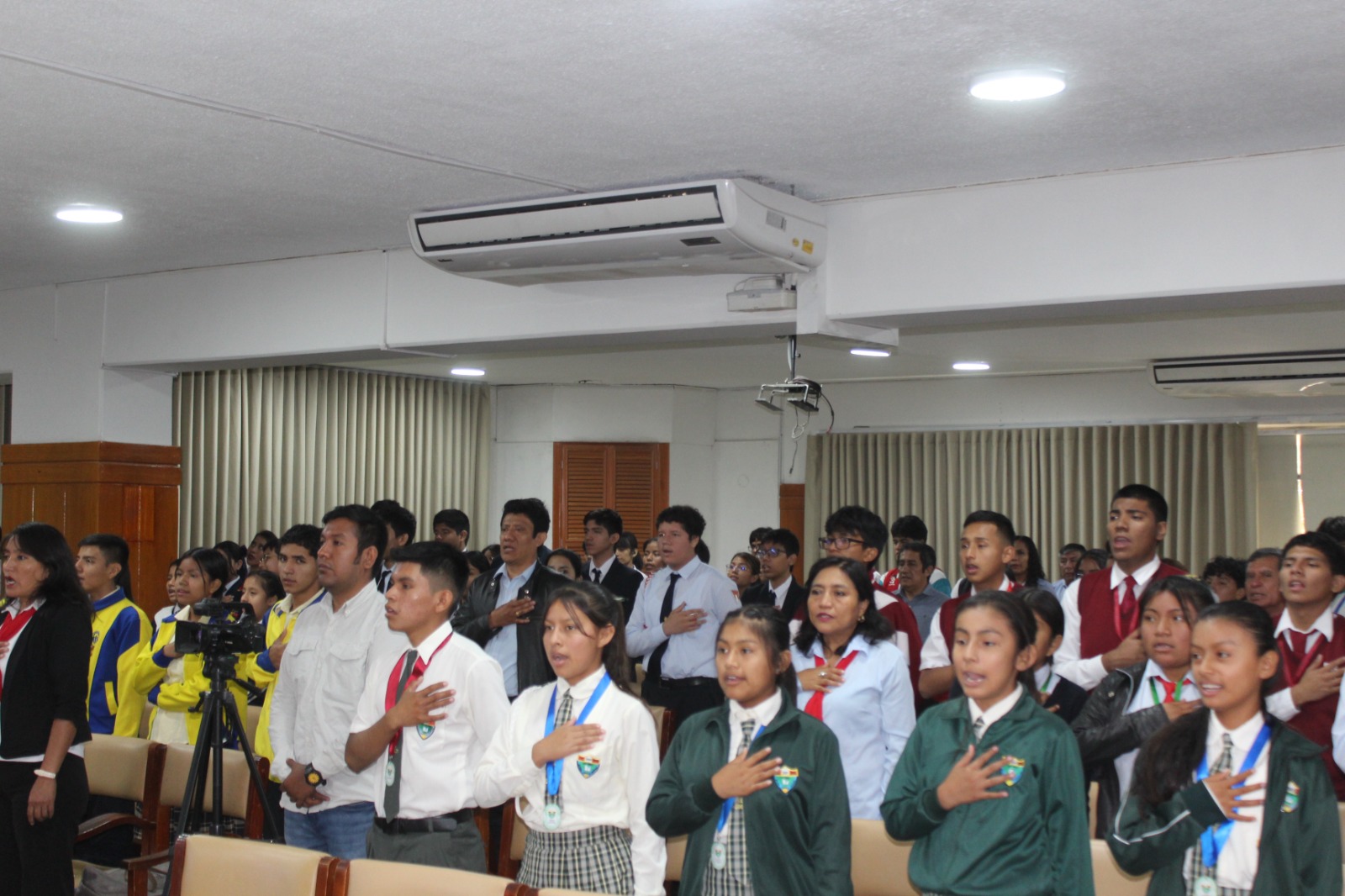 Cabildo estudiantil “ESCUCHEN NUESTRAS VOCES”