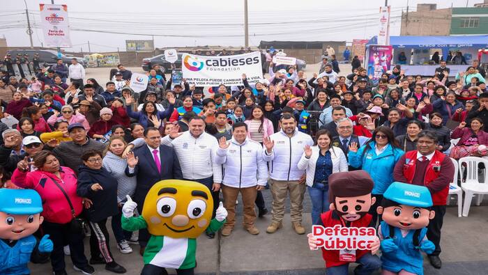 "La Caravana de Justicia" llegó a Ventanilla para ofrecer servicios legales y municipales a quienes más lo necesitan. Más de mil vecinos se beneficiaron de esta acción social en el Parque Temático Naval, gracias a la colaboración entre el Ministerio de Justicia MINJUSDH y el municipio, bajo el liderazgo de nuestro alcalde 𝐉𝐡𝐨𝐯𝐢𝐧𝐬𝐨𝐧 𝐕𝐚𝐬𝐪𝐮𝐞𝐳 y la presencia del ministro Eduardo Arana. Ambas autoridades se unieron para acercar el Estado y el municipio a la población vulnerable. ¡Trabajando juntos, Ventanilla y Pachacútec crecen con su gente!