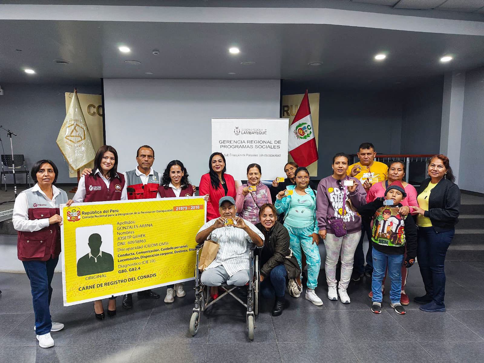Gore Lambayeque entrega carnets a personas con discapacidad