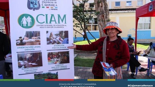 📌La Municipalidad Provincial de Cajamarca, a través de la Unidad Local de Empadronamiento (ULE), llevó a cabo una exitosa Feria Informativa y Expositiva sobre diferente programas sociales que brinda el estado peruano. 
🤝En esta feria estuvieron presentes importantes programas sociales como Pensión 65, Juntos, PRONABEC, SIS, Techo Propio, así como los programas Renace Mujer y Familia, el Centro Integral de Atención al Adulto Mayor (CIAM), PVL, Comedores Populares y la OMAPED. 
👥 Con esta actividad, buscamos que la población más vulnerable pueda postular, de acuerdo a su clasificación socioeconómica, a los programas sociales del estado.
🚶‍♀️🚶‍♂️ Además, la ULE sigue recorriendo los 24 sectores de nuestra ciudad para identificar a las personas en situación de pobreza y pobreza extrema, brindando así la oportunidad de acceso a estos beneficios.
