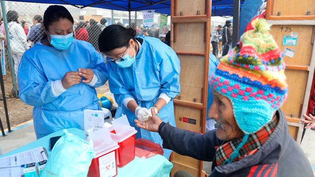 Más de 100 personas fueron beneficiadas en campaña de salud gratuita en el AA.HH. Nadine Heredia de San Juan de Miraflores