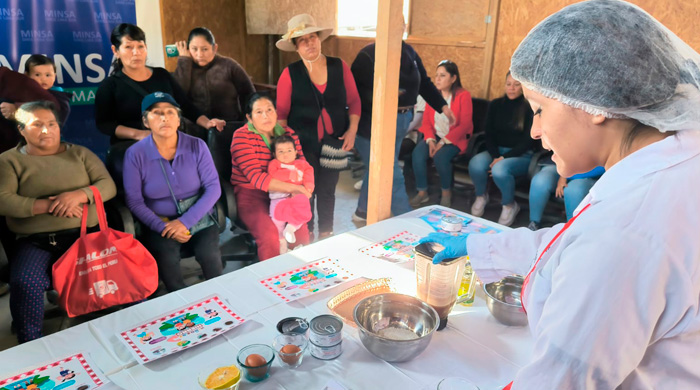 Representantes de las “Ollitas Comunes” de Villa María del Triunfo fueron capacitadas en alimentación saludable