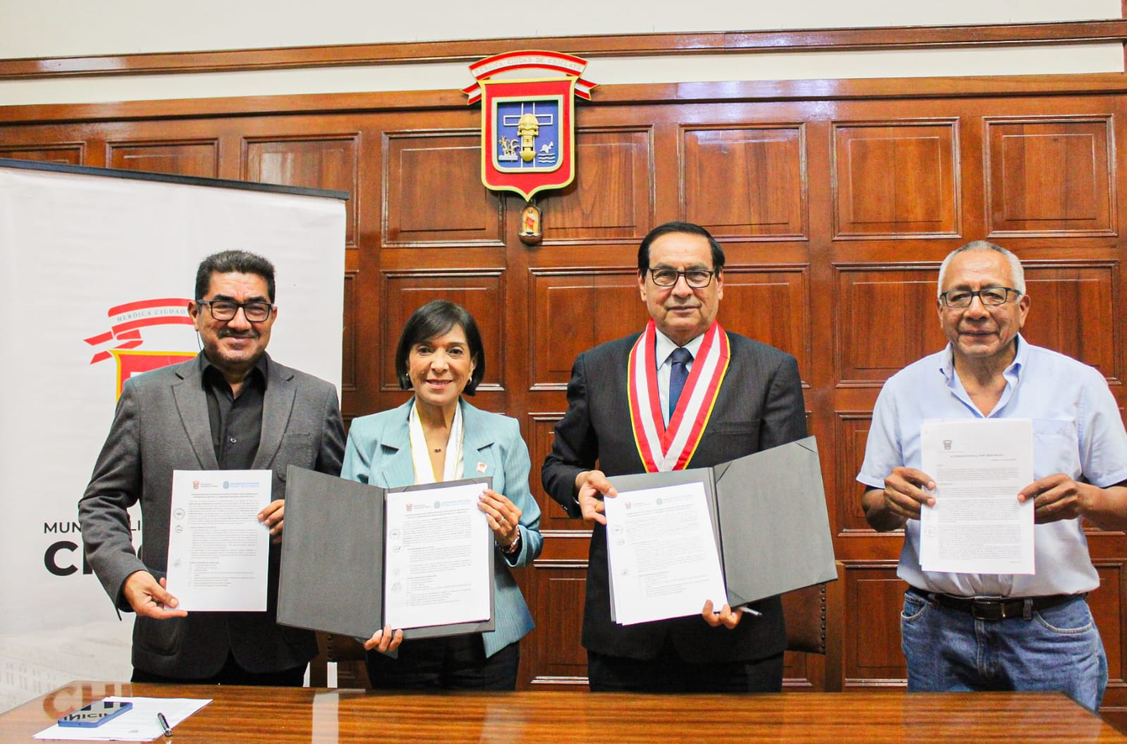firma del convenio de la mpch con la UDECh