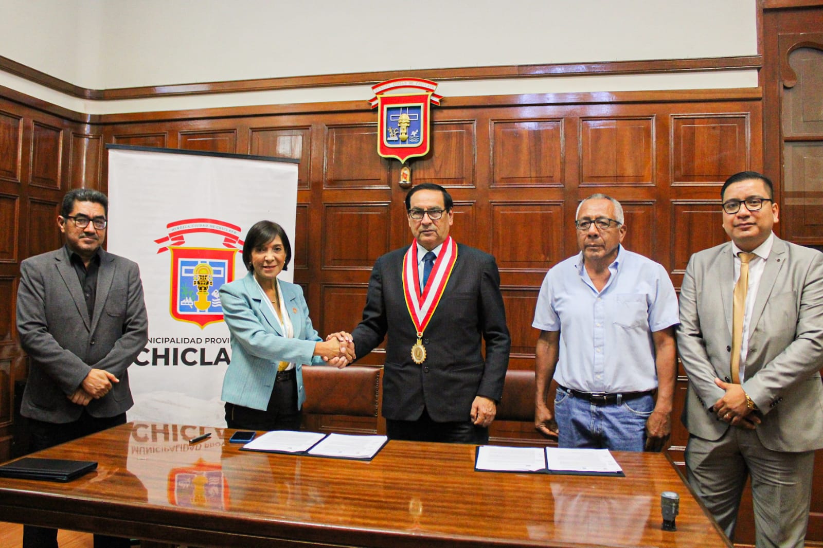 firma del convenio de la mpch con la UDECh 4