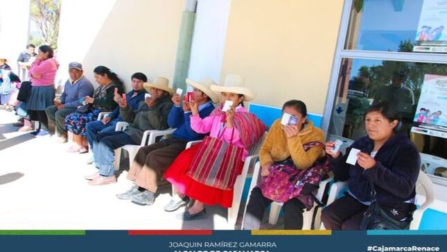 📌Con la participación de autoridades, representantes de las instituciones públicas y privadas y de las organizaciones sociales, se realizó la II consulta pública de seguridad ciudadana 2024, cuyo objetivo fue dar a conocer las diferentes acciones y actividades desarrolladas por el Comité Provincial de Seguridad Ciudadana(COPROSEC), así como escuchar los planteamientos y sugerencia de la población respecto a mejorar las condiciones de seguridad a favor de la comunidad cajamarquina.
🤝Parte importante de esta consulta  pública fue las acciones de control y lucha contra la delincuencia a través de los patrullajes integrados entre la Policía Nacional y el -Serenazgo, operativos que han permitido diversas intervenciones y la captura de varios delincuentes, cuyo propósito es devolverle la paz y la tranquilidad a la población en su conjunto.
✅El secretario técnico del COPROSEC, Jorge Salazar Pérez, expresó su satisfacción al haber cumplido metas por parte de la subgerencia de seguridad ciudadana, las que al mes de mayo pasado alcanzaron el 95% de lo exigido por el Ministerio de Economía y Finanza, lo que permite que la Municipalidad Provincial de Cajamarca se haga acreedora a un bono especial, el que será desembolsado a hasta fine del presente año o los primeros meses del próximo año.