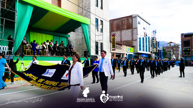 El pasado viernes 21 de Junio, a través de una solemne ceremonia y Desfile Cívico, conmemoró su 199° aniversario de Creación Política de Tayacaja. 
El desfile contó con la participación de nuestro director Mg. Jhony Soto Orellana, la presencia destacada del equipo de obstetricia, enfermeras, técnicos, el personal de farmacia y bioquímica, nutrición, odontología y la plana administrativa. 
Nuestros servidores institucionales demostraron la unidad y patriotismo hacia nuestra tierra Tayacajina.
