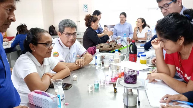 Fortalecimiento de competencias de los docentes del Área de CyT