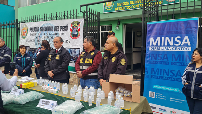 FOTO 5 Incautan Fentanilo y otros medicamentos que se vendían sin receta médica en galerías de la Av. Emancipación