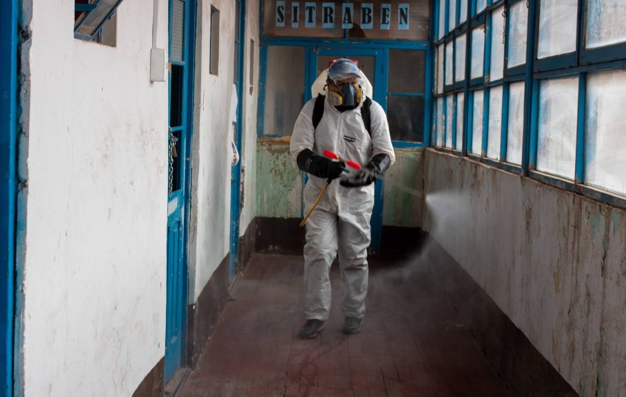 Acciones de fumigación en beneficencia mejoran el entorno sanitario