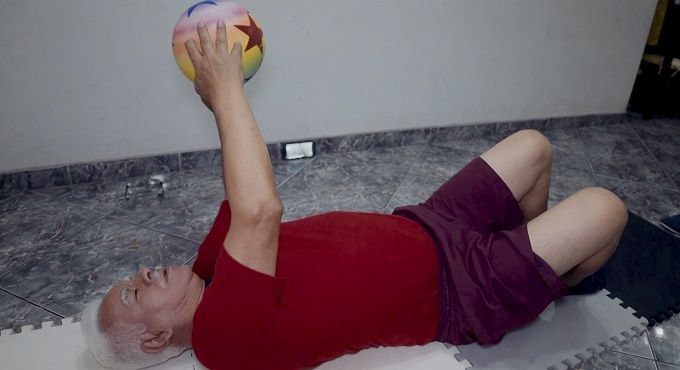 EsSalud: adulto mayor vuelve a caminar gracias a la Telemedicina