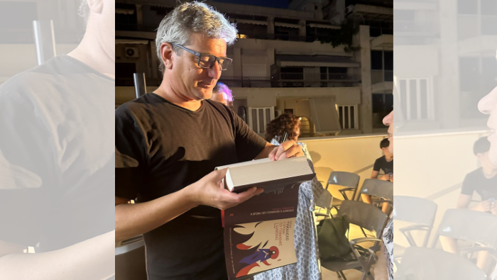 El Perú destaca con participación del escritor Santiago Roncagliolo en el Festival de Literatura de Atenas