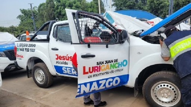 La Contraloría detectó irregularidades en el proceso de compra de 50 camionetas para el Mejoramiento del Servicio de Seguridad Ciudadana en el distrito de San Juan de Lurigancho por S/ 8 745 000, que fue pagado por la municipalidad distrital en enero de 2024. Por este caso, se identificó presunta responsabilidad penal y/o administrativa funcional de 6 exfuncionarios y ex servidores de la mencionada comuna.