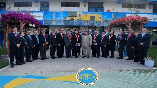La Primera Sala de Derecho Constitucional y Social Transitoria de la Corte Suprema, visitaron por primera vez las instalaciones de la Facultad de Derecho y Ciencias Políticas de la UNJFSC